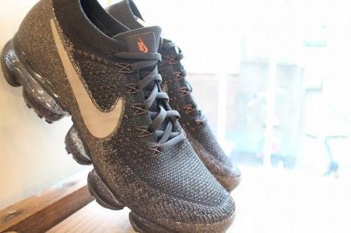 レアアイテムのNIKE