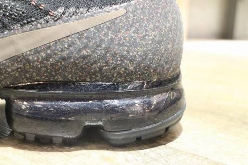 スニーカーのVAPORMAX