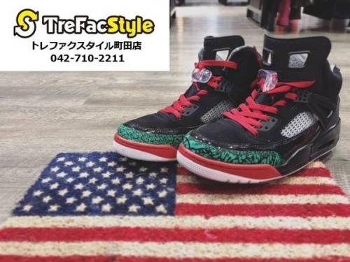 スニーカーのNIKE