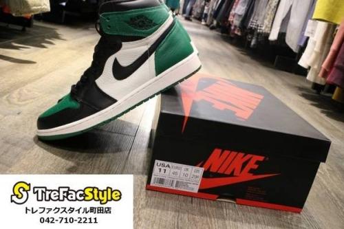 スニーカーのNIKE