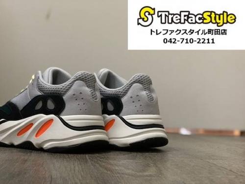 YEEZY BOOST  500のYEEZY BOOST 700