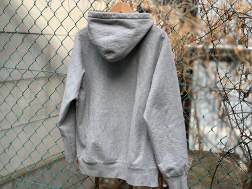 ボックスロゴのBOX LOGO