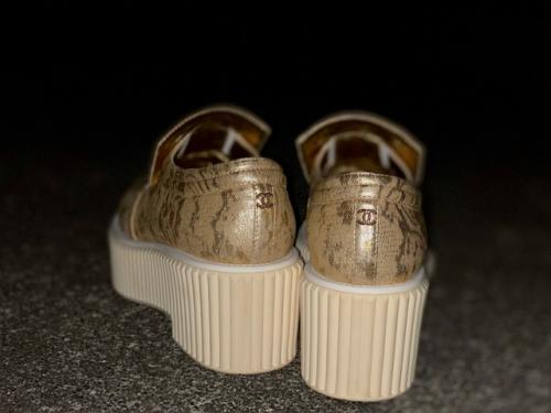 シャネルのスニーカー