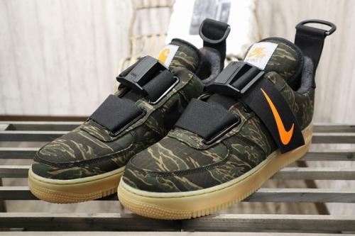 コラボ・別注アイテムのNIKE
