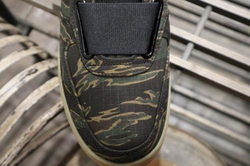 NIKEのCarhartt