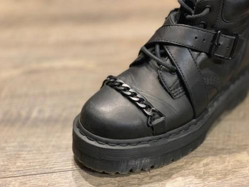 ト゛クターマーチンのブーツ