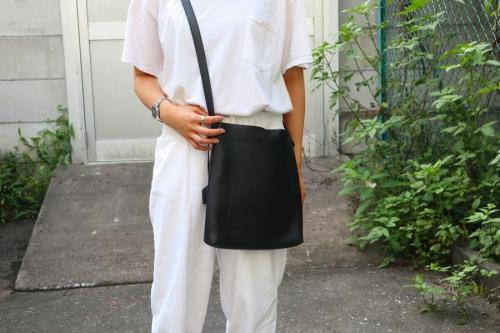 ラグジュアリーブランドのSaint Laurent Paris