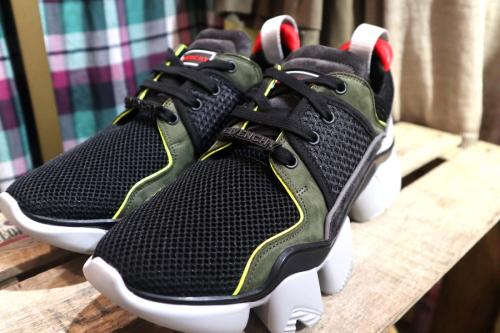 ラグジュアリーブランドのGIVENCHY