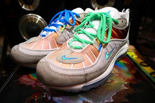 スニーカーのNIKE