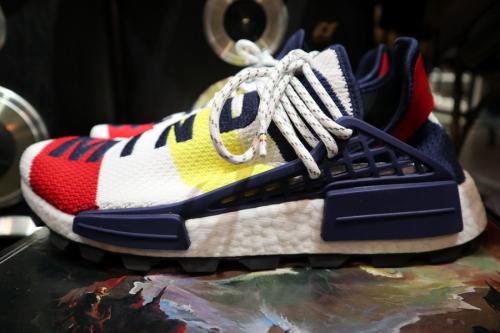 adidasのアディダス