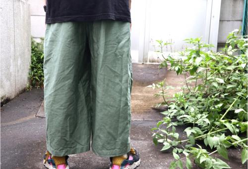 ヒザデルパンツのユニセックス