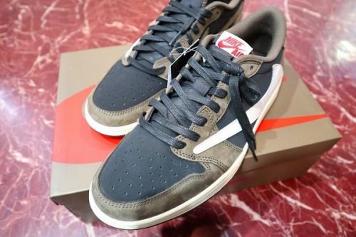 スニーカーのNIKE AIR JORDAN1