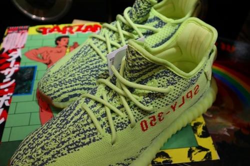 スニーカーのadidas