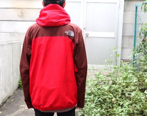 ザノースフェイスのMOUNTAIN JACKET