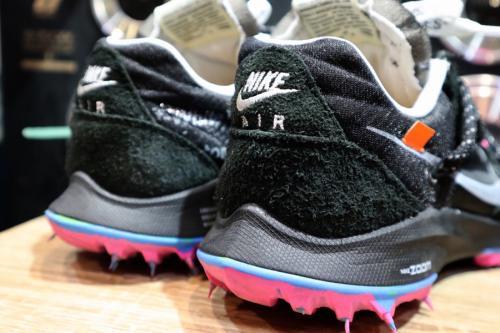 ナイキ×オフホワイトのAIR ZOOM TERRA KIGER 5