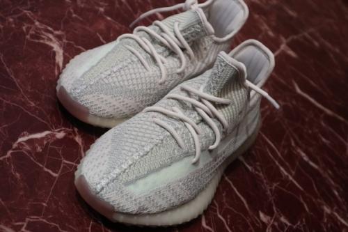 スニーカーのadidas