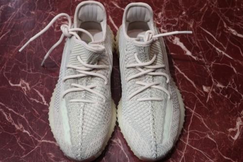 adidasのアディダス