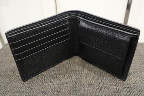 ビー(ハチ)&スターレザー2つ折り財布の18年クルーズコレクション