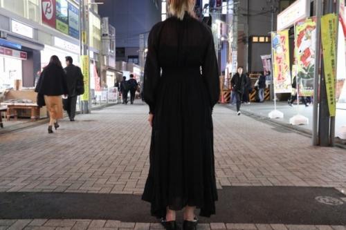 ギャザーデザインハイネック長袖ブラウスワンピースのレディース