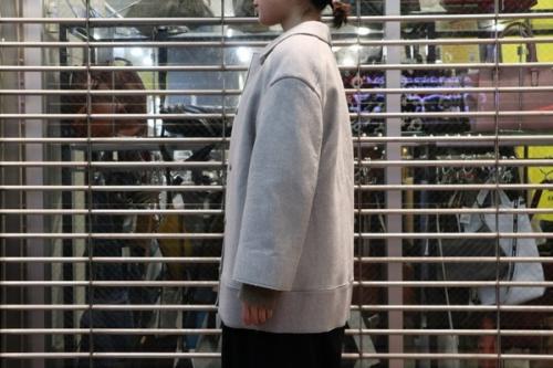 プラダのカシミヤ・アンゴラ混ショートステンカラーウールコート