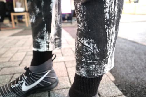 ペイントテーパードクロップドパンツのメンズ