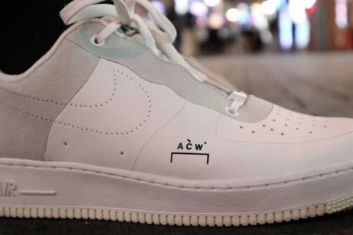 スニーカーのNIKE×A COLD WALL