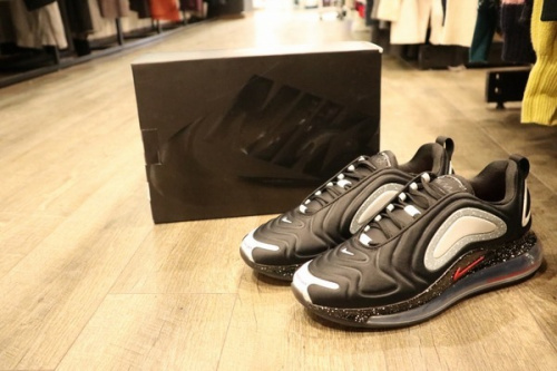 コラボ・別注アイテムのNIKE×UNDER COVER