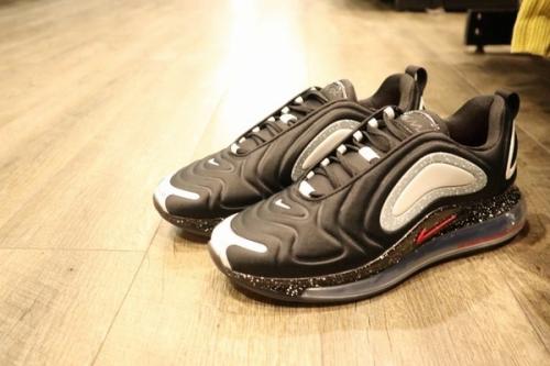 NIKE×UNDER COVERのナイキ×アンダーカバー