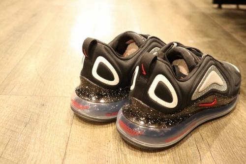 ナイキ×アンダーカバーのスニーカー