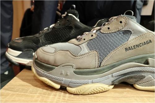 BALENCIAGAのバレンシアガ