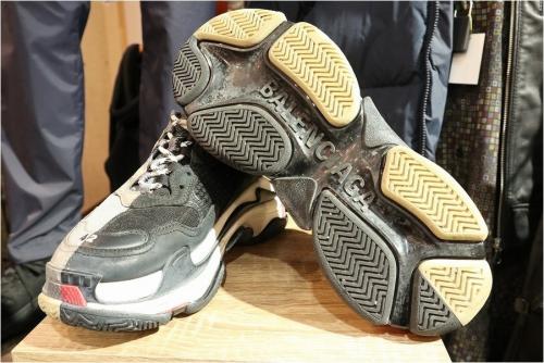 バレンシアガのTRIPLE S