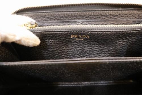 ラウンドファスナー財布のVITELLO MOVE