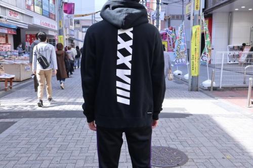 EMBLEM PULLOVER HOODYのロゴプリントプルオーバーパーカー