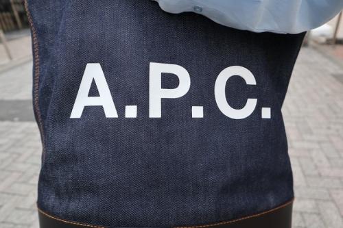 アーペーセーのトートバッグ
