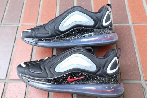 CN2408-001のblack/university red