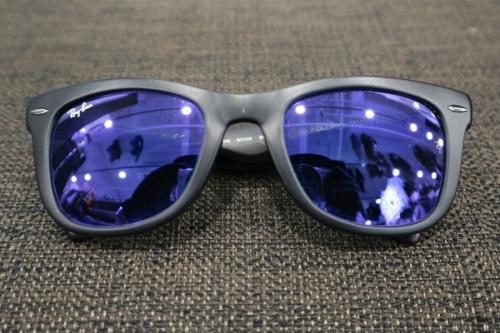 フォールディングサングラスのRB 4105