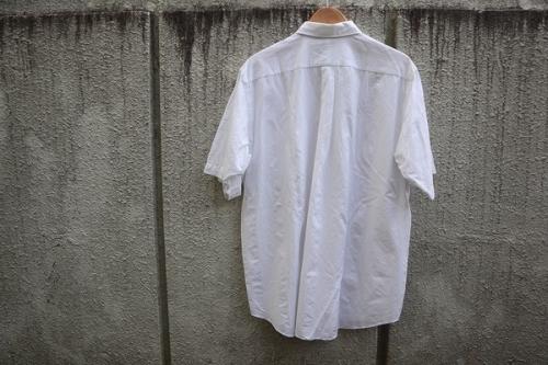 コモリのシャツ