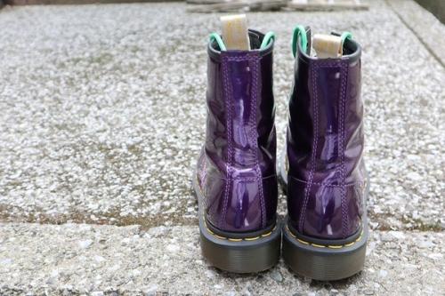 ト゛クターマーチンの8ホールブーツ