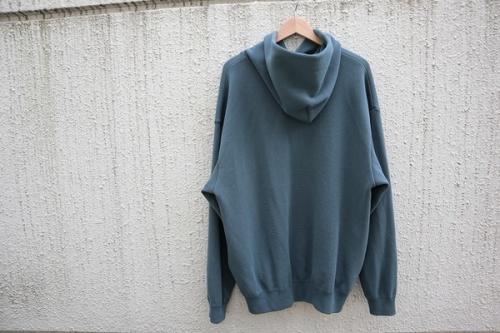 クレプスキュールのパーカー