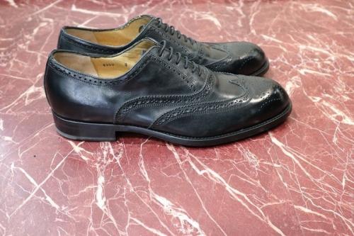 バーニーズニューヨークのウィングチップシューズ