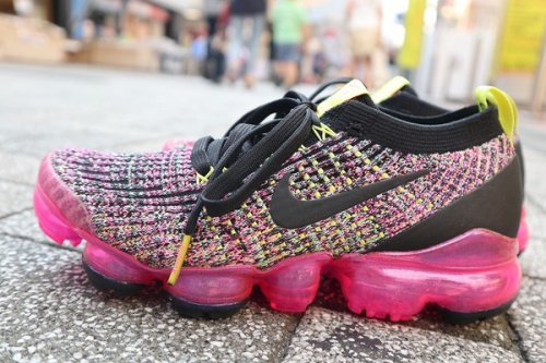 スニーカーのNIKE