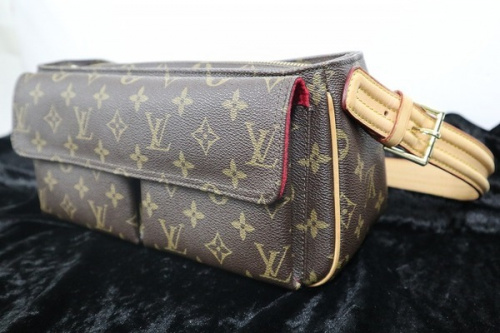 ラグジュアリーブランドのLOUIS VUITTON 　