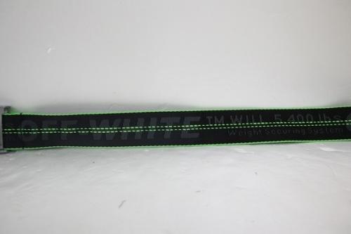 オフホワイトのインダストリアルベルト