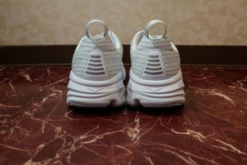 ホカ オネオネのBONDAI 6