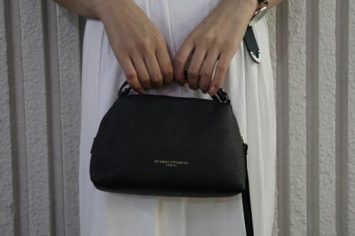 ジャンニキャリーニの2WAYダブルハンドルミニレザーショルダーバッグ