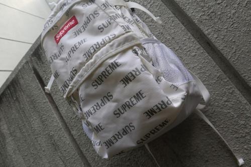 SUPREMEのシュプリーム