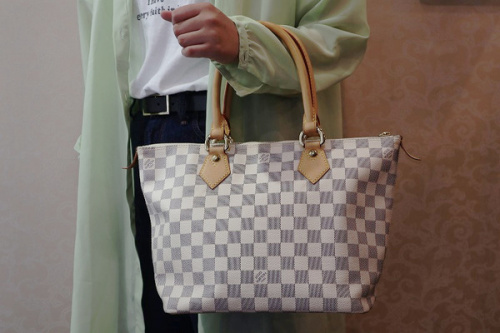 ラグジュアリーブランドのLOUIS VUITTON