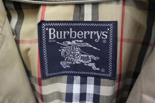 ステンカラーコートのノヴァチェック