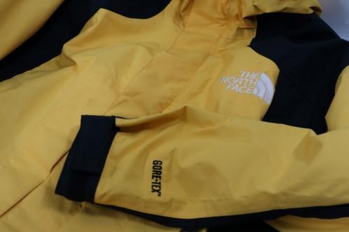 907999のMountain Light Jacket