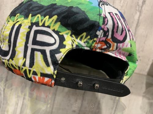 アーカイブロゴグラフィティキャップのメンズ